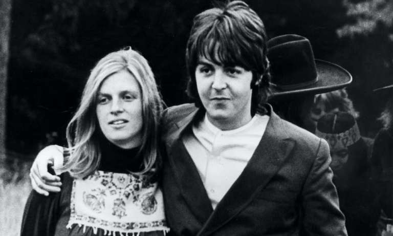 Paul Mccartney His Wife Linda Mccartney: редакционная стоковая фотография —  стоковое изображение