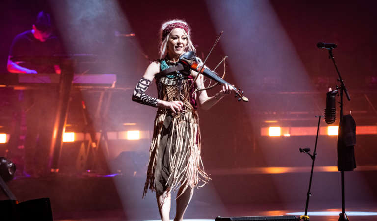 Lindsey Stirling Mesmorizes The Audience at The First Show Back at The Met