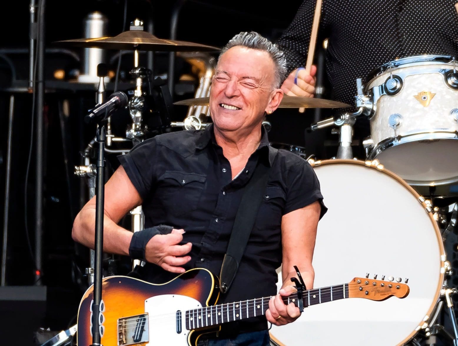 Concert Rider 8 Outrageous Tour Rider Demands and Other Requests | Digital Noise Magazine