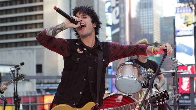 Billie Joe Armstrong brings back Woodstock ’94 tie for Green Day Berlin concert