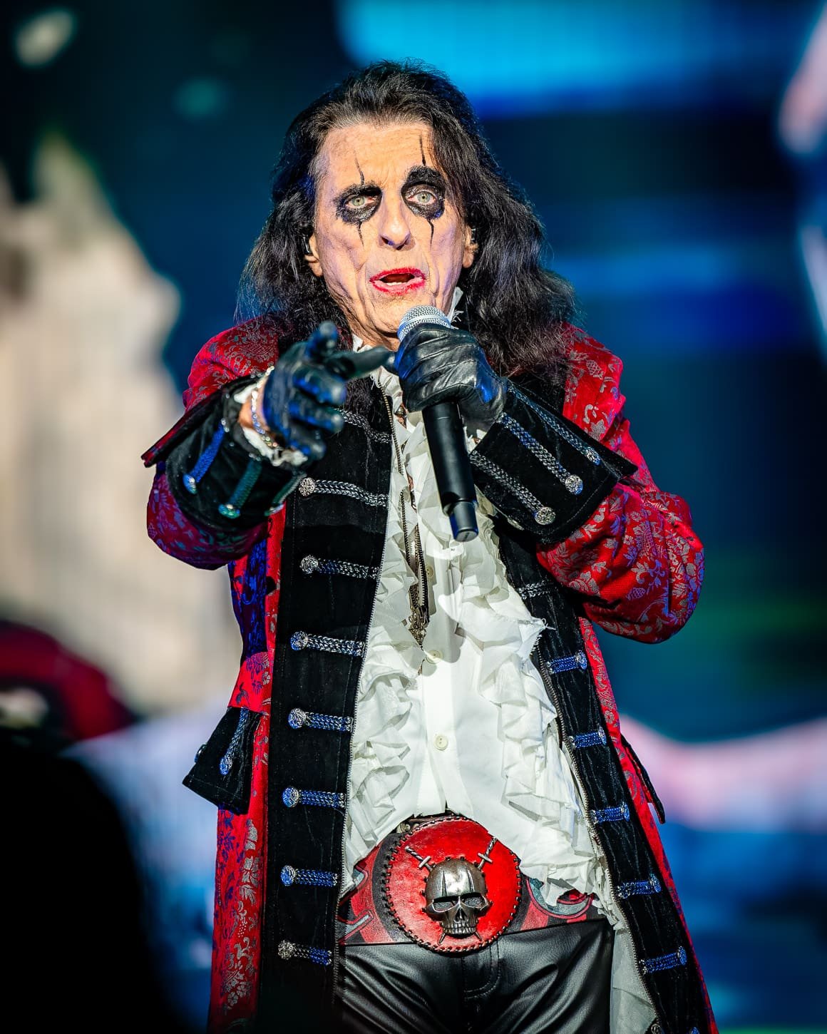 Alice Cooper performa at the PNC Bank Center in Holmdel, NJ