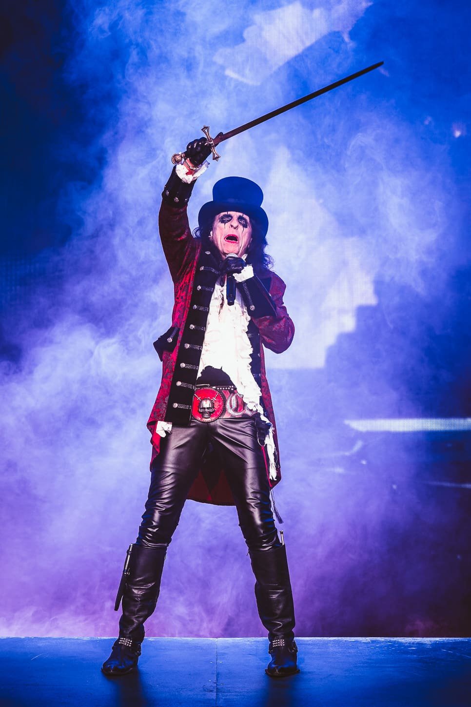 Alice Cooper performa at the PNC Bank Center in Holmdel, NJ