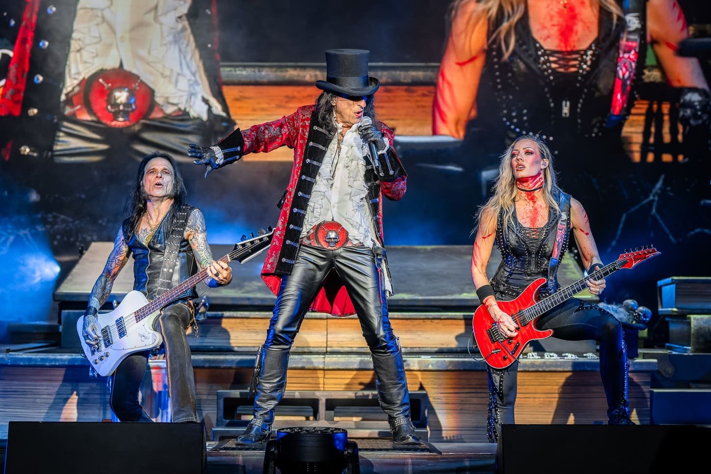 Alice Cooper performa at the PNC Bank Center in Holmdel, NJ
